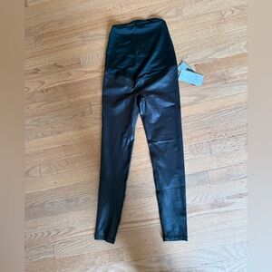 Ingrid & Isabel Maternity Leggings